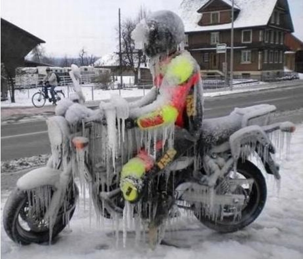 Como se manter aquecido enquanto anda de moto