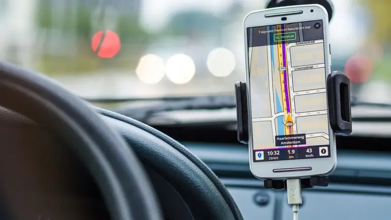 GPS no guidão da moto